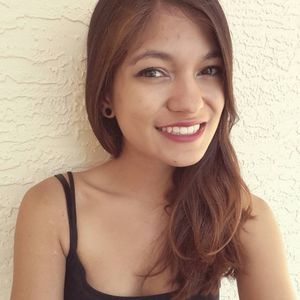 Meet your Posher, Valeria